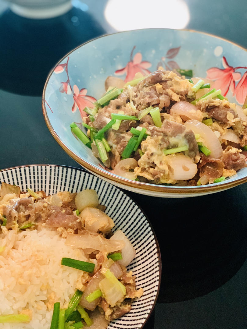 和风肥牛鸡蛋饭