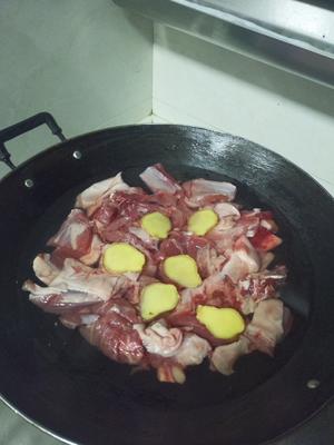 暖胃滋阴清汤羊腩煲的做法 步骤1