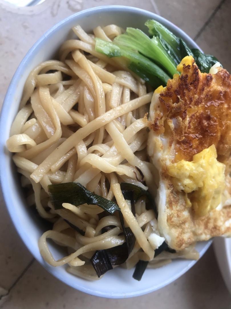 极香的葱油面