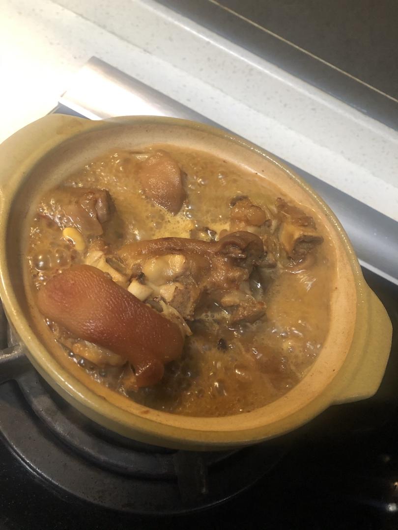 跟黄小厨学的黄酒焖猪蹄，真的超级好吃