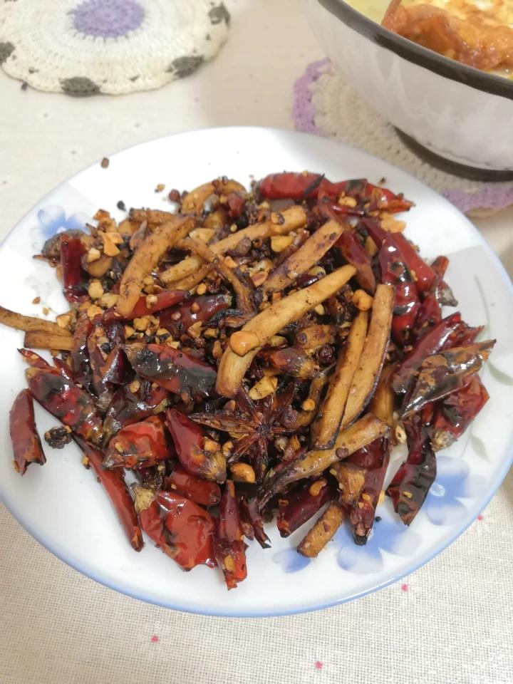 香辣爽滑【冷吃杏鲍菇】，周末追剧的快乐源泉