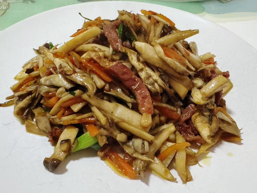 一饭封神里的爆炒菌菇（下饭神菜）