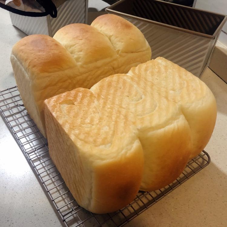 奶香浓郁的奶酪吐司