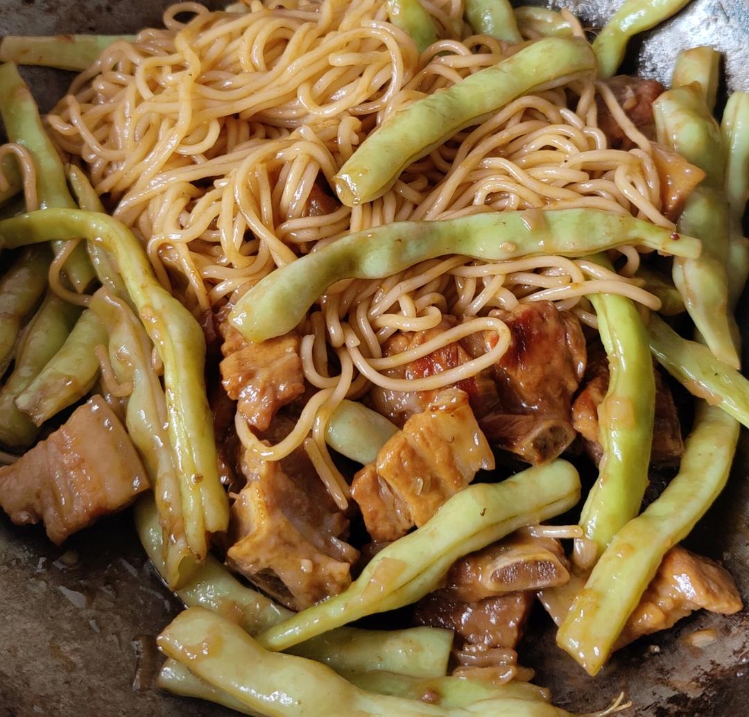 排骨豆角焖面