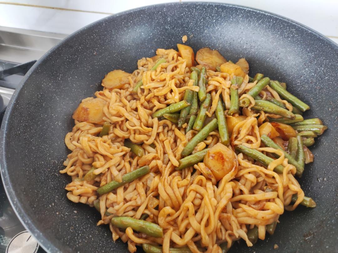 土豆豆角焖面