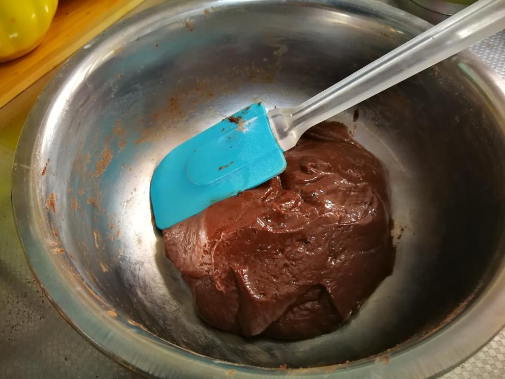 可可戚风蛋糕——数次实验后的最终数据的做法 步骤5