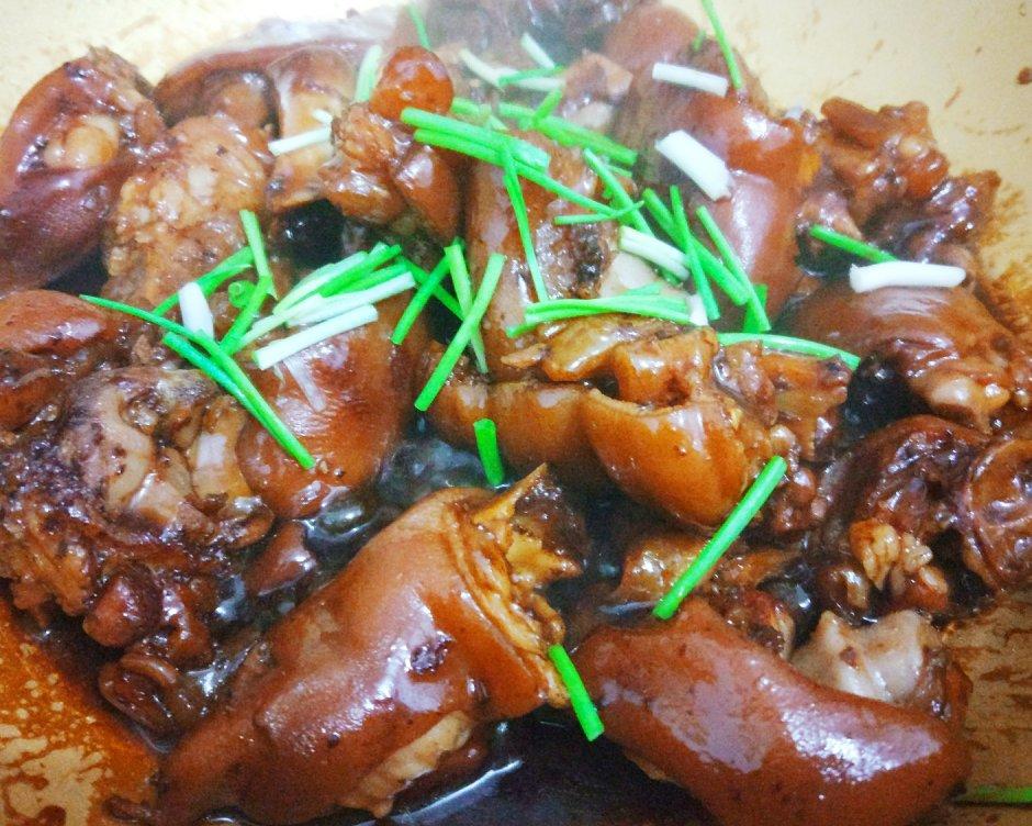 美味的家常菜：红烧猪蹄