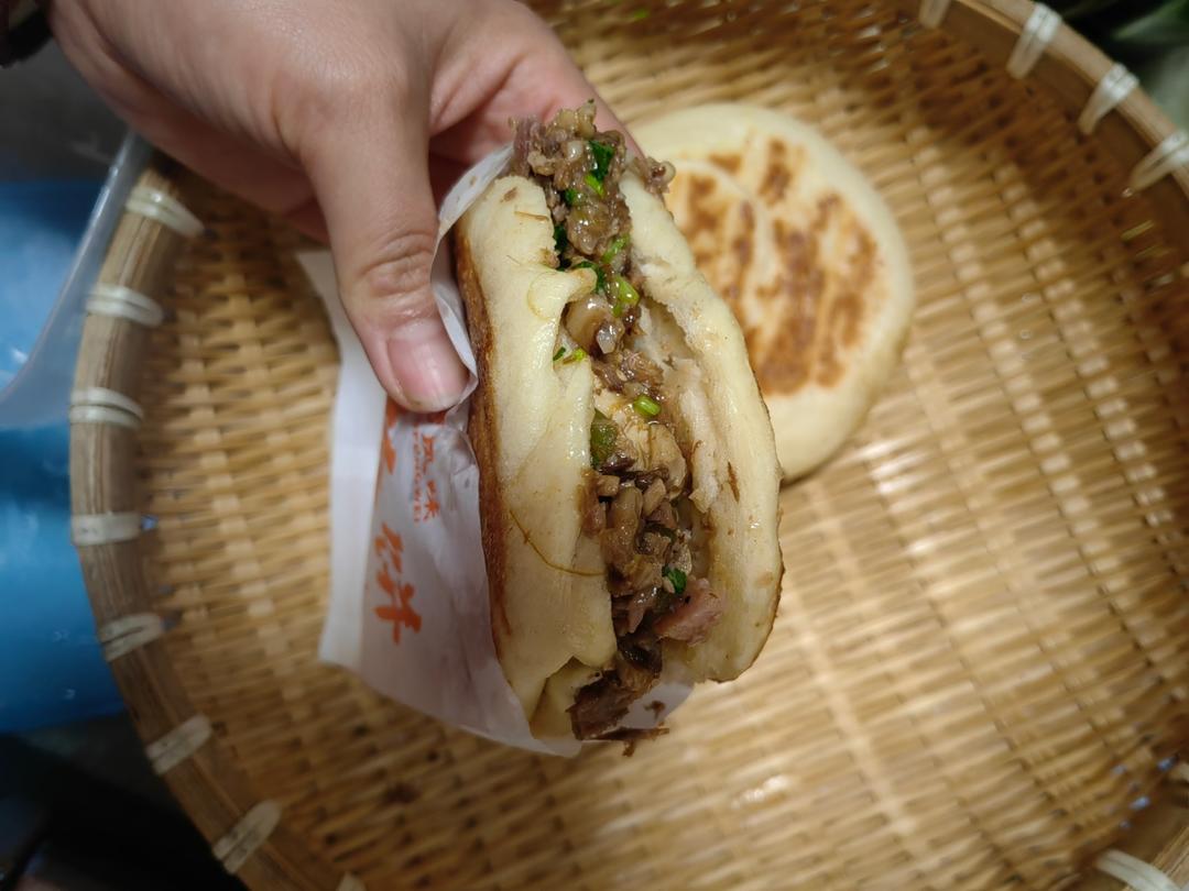 肉夹馍(白吉馍的制作)