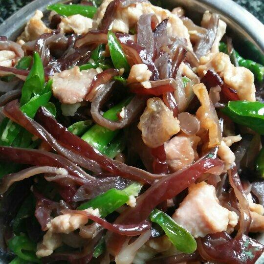青椒木耳肉丝