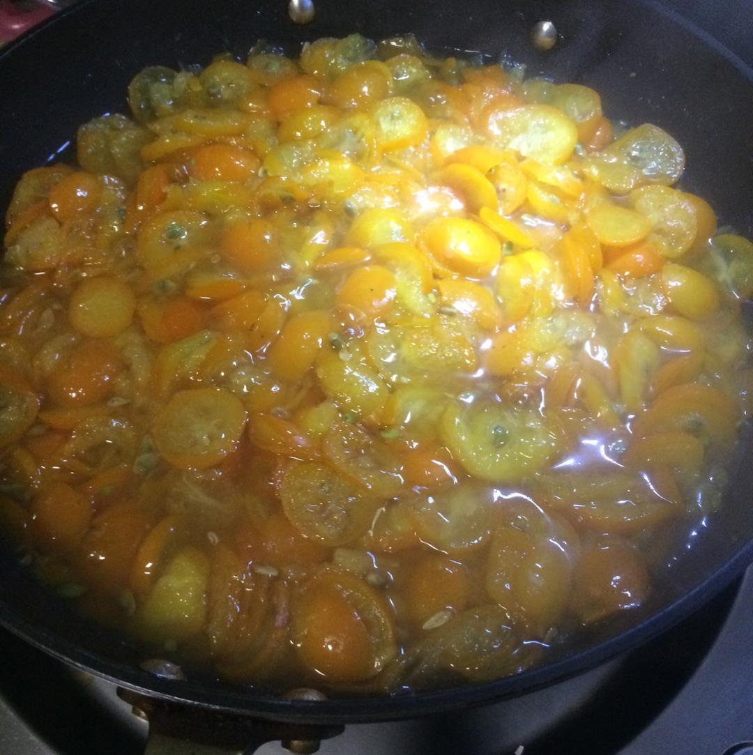 金桔酱润肺止咳化痰疗效好。金桔酱。