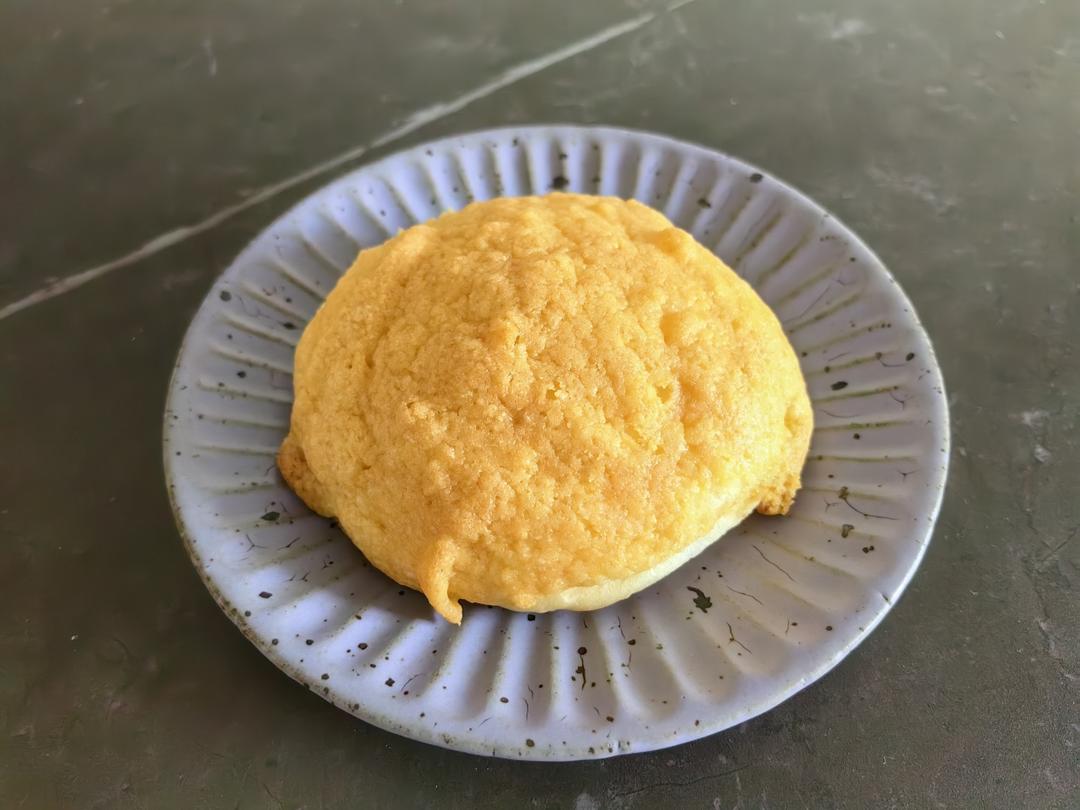 做100款面包の12：在家开茶餐厅!港式菠萝包 –不划格子自然裂开的香酥脆皮！菠萝油/酥皮包