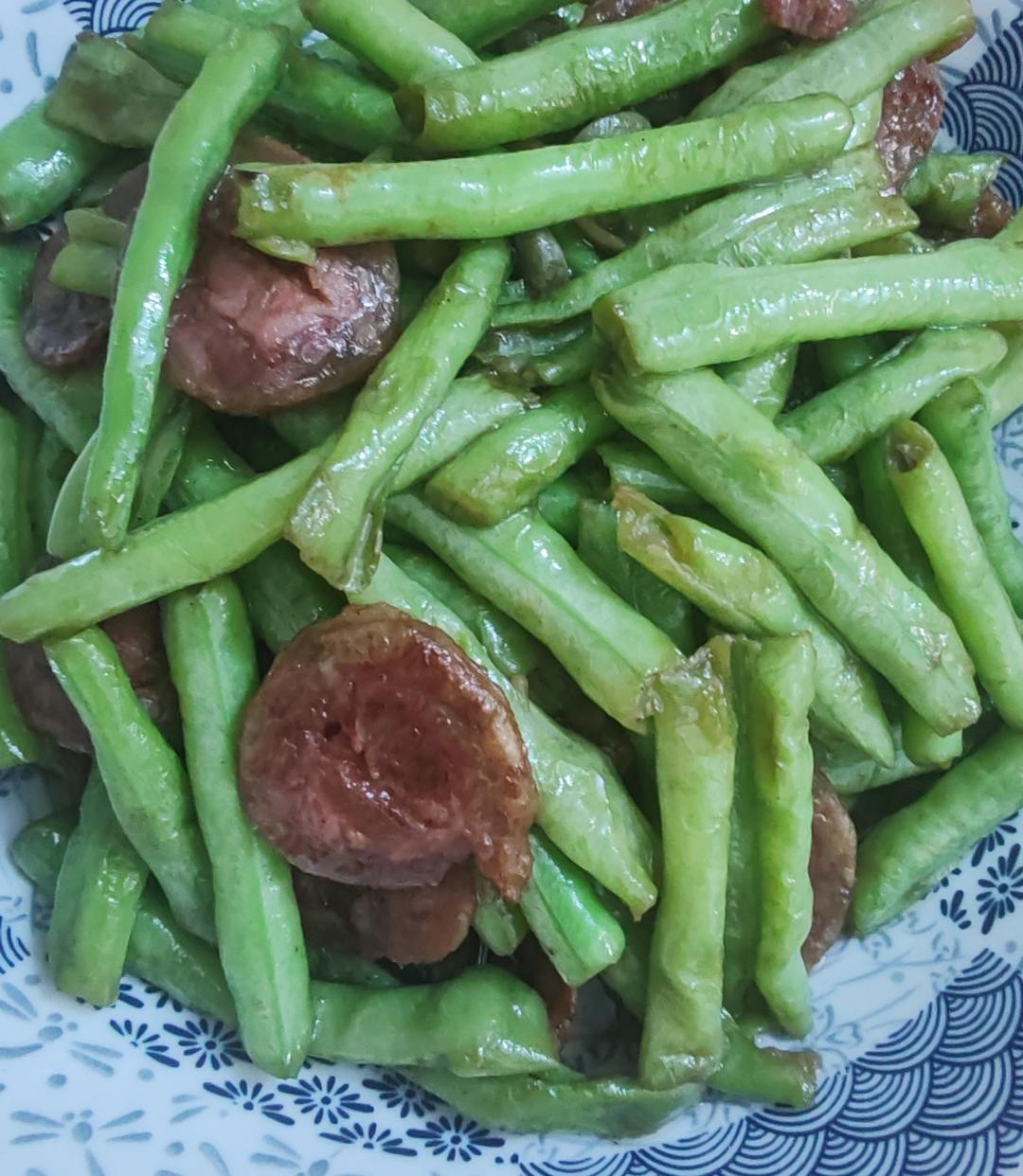 腊肠炒长豆角（豇豆）