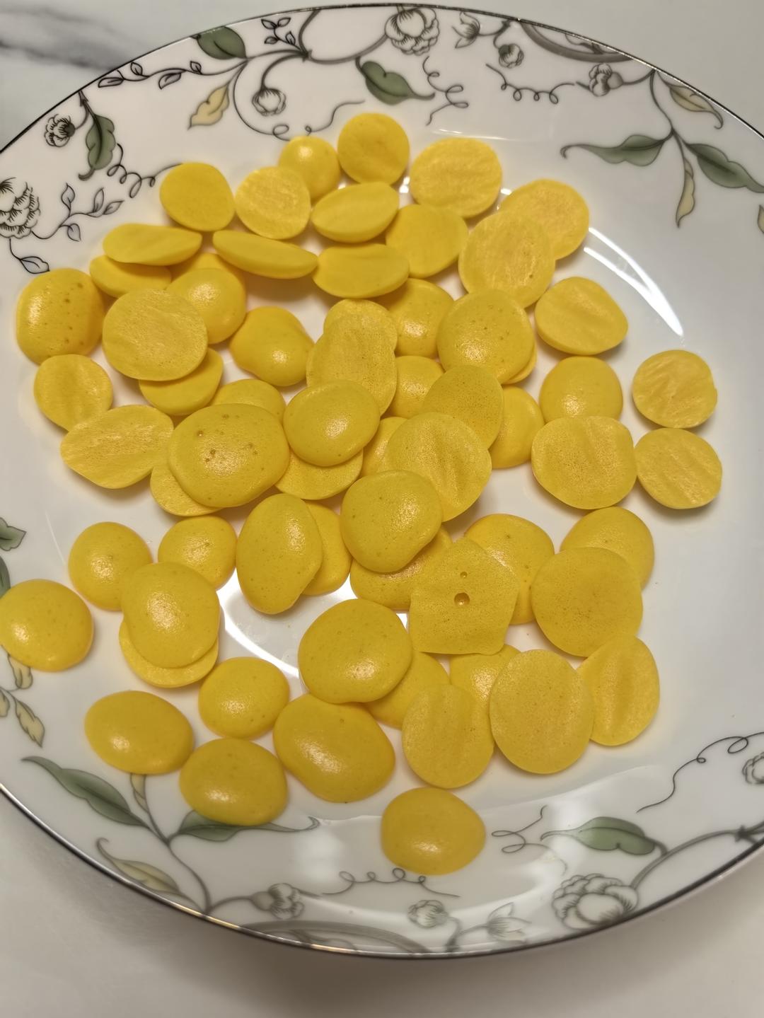 入口即化的无添加蛋黄溶豆