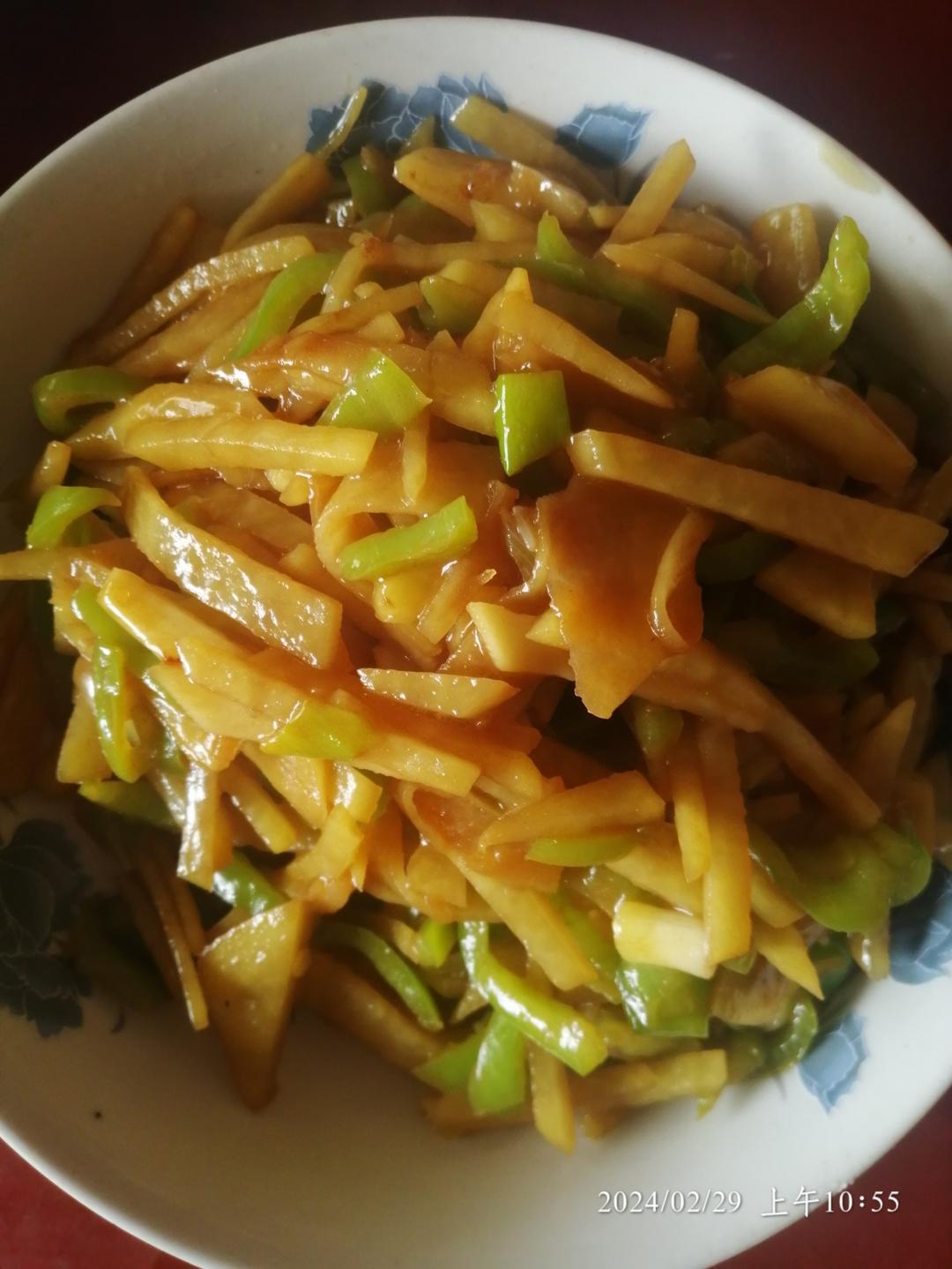 比肉都好吃的青椒炒土豆片😋简单又美味❗️