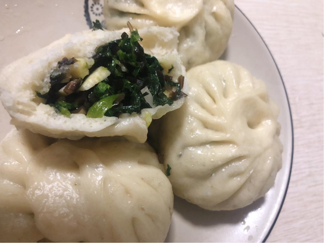 冬笋香菇菜包