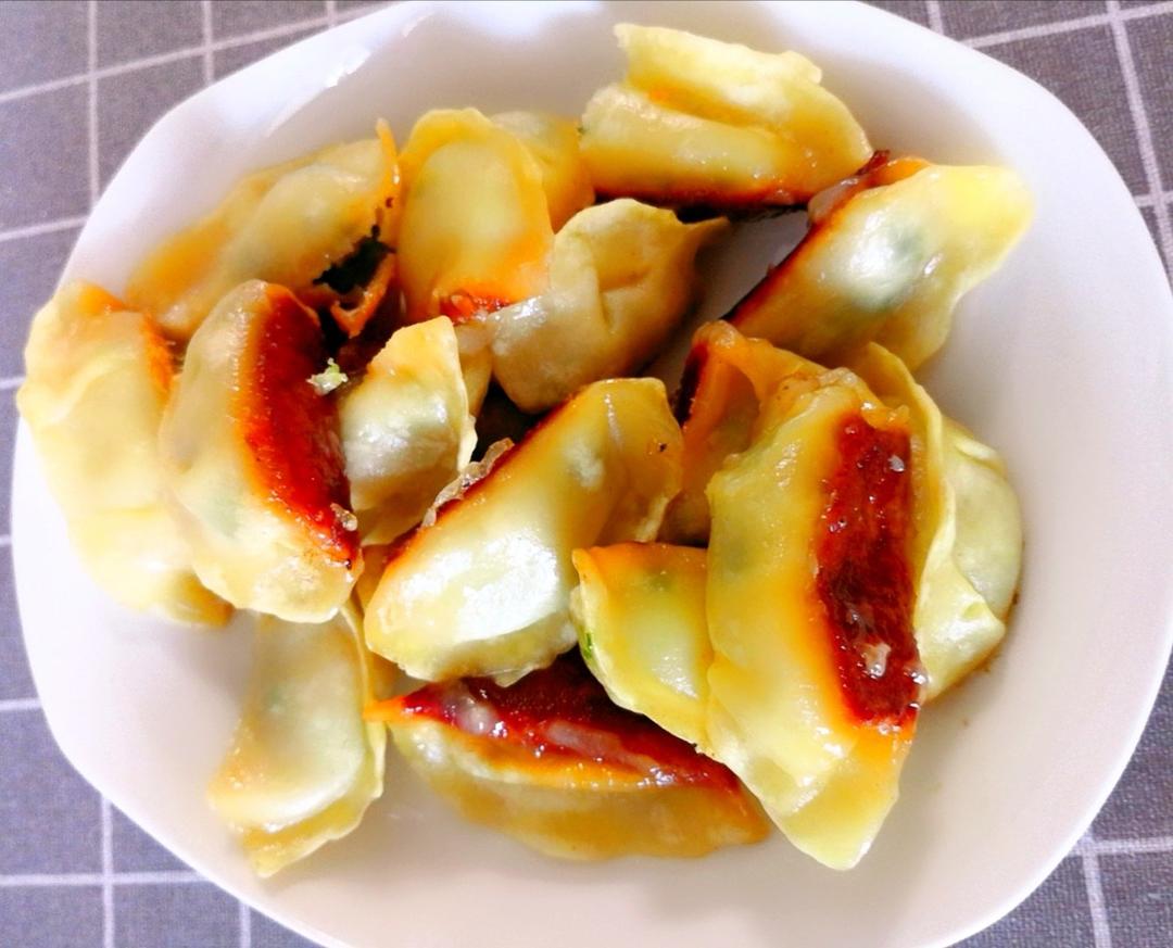 上海味道的鲜肉锅贴