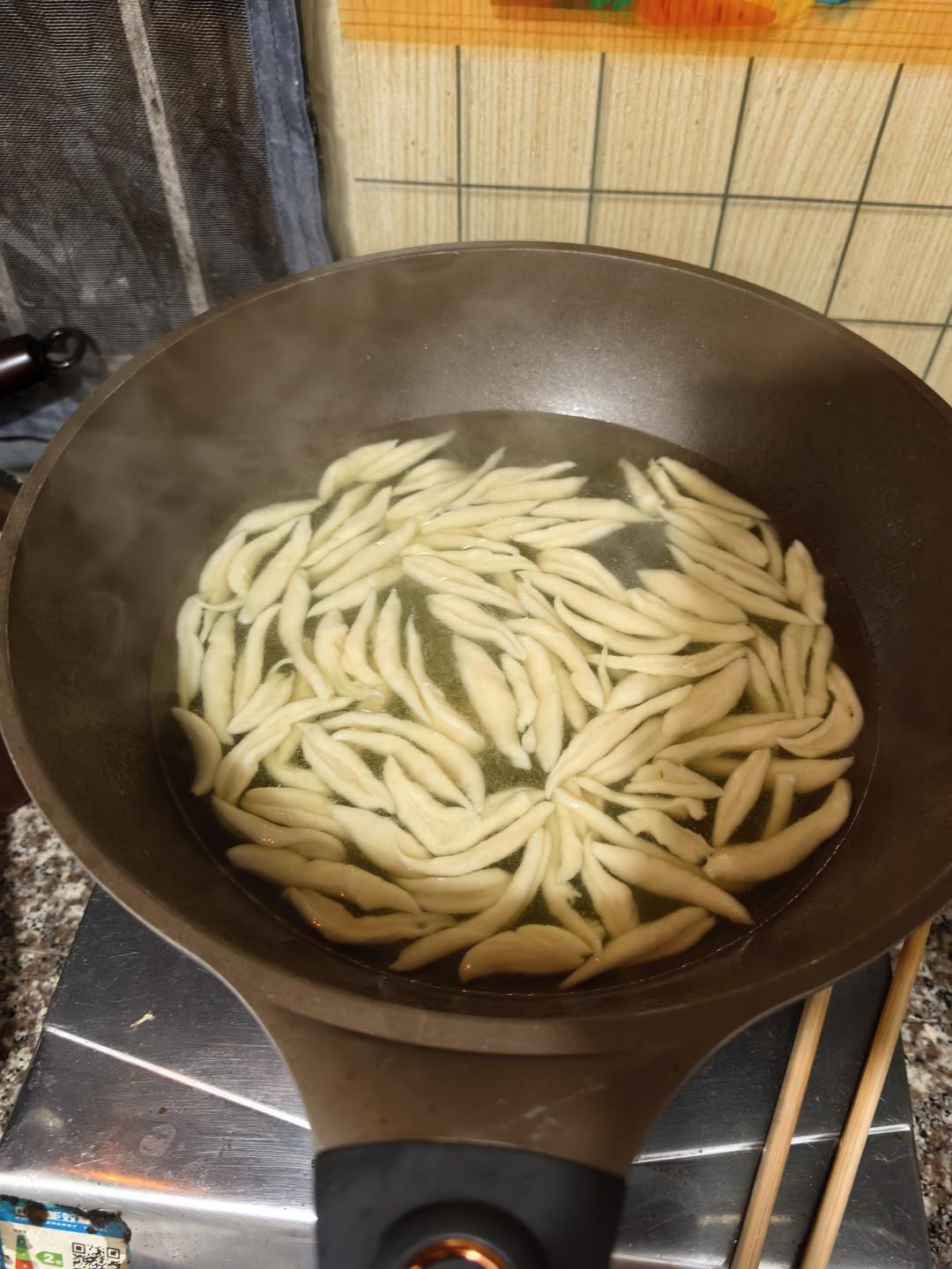 夏日开胃番茄剪刀面