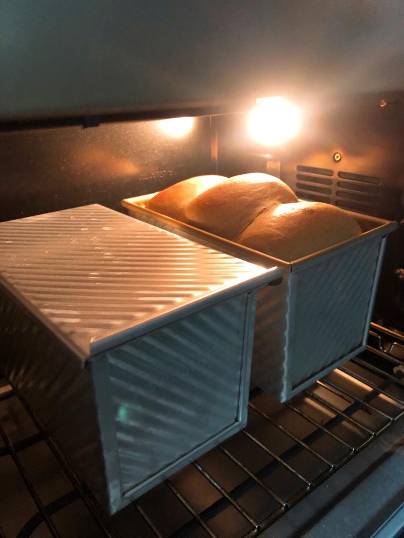 黑全麦波兰种吐司，这么柔软简直怀疑你是个假全麦！