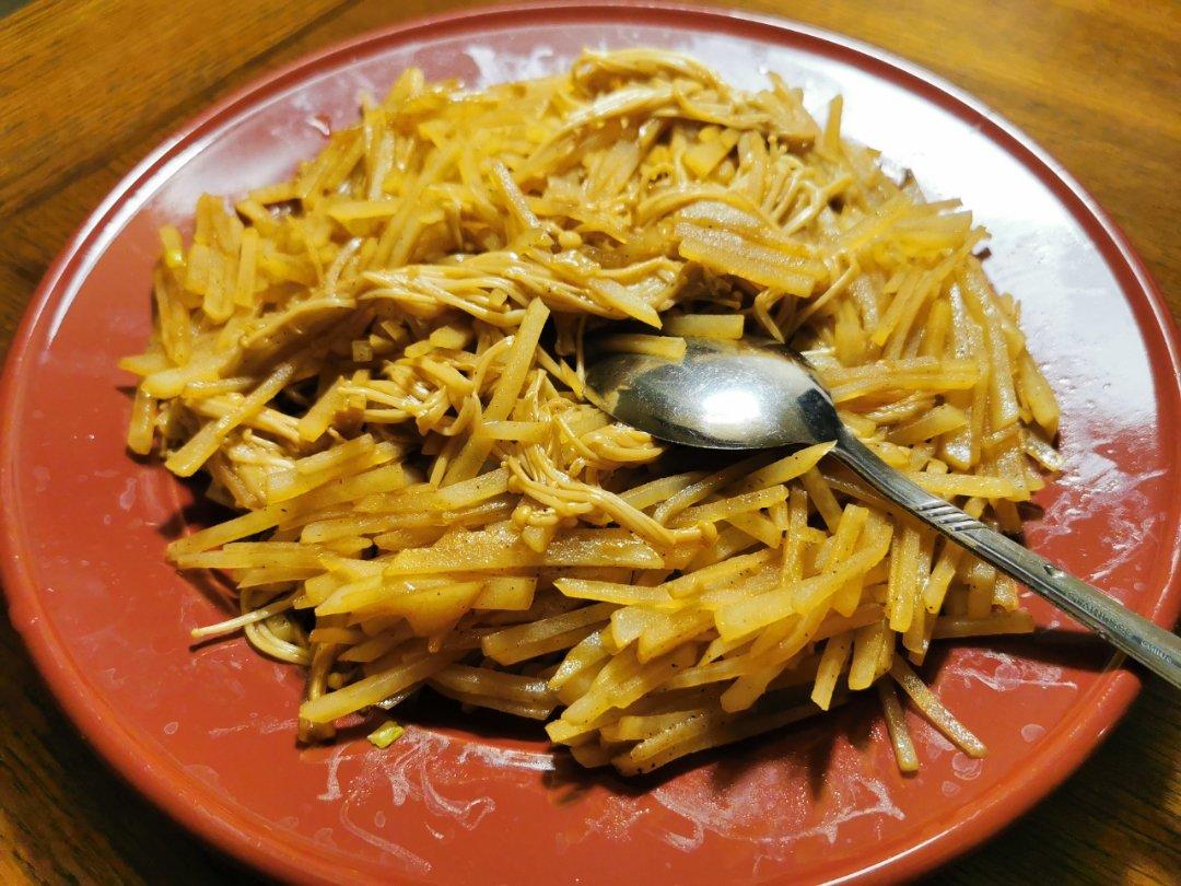 土豆丝炒金针菇