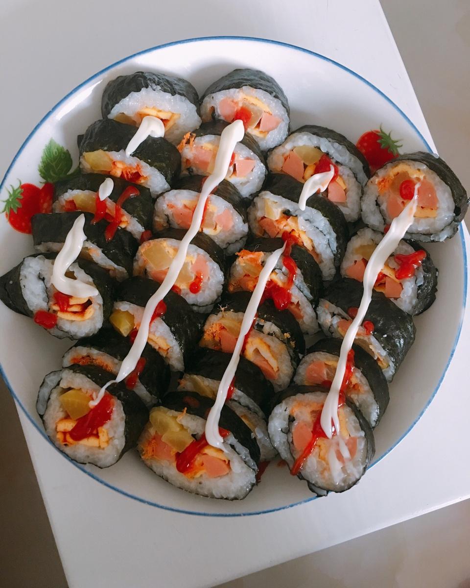 杨小小小小玲_做的紫菜卷寿司