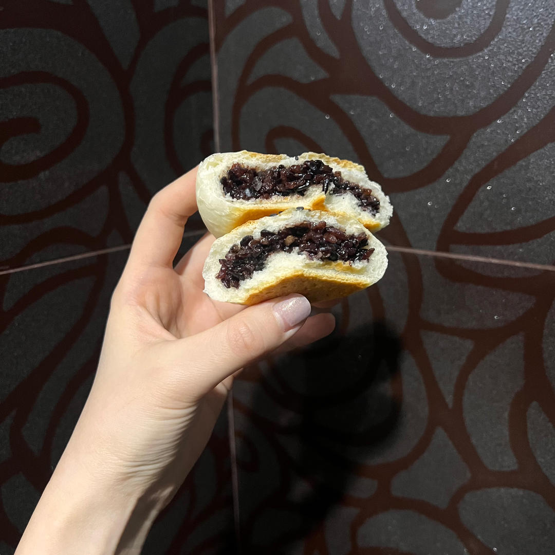 紫米牛奶餐包