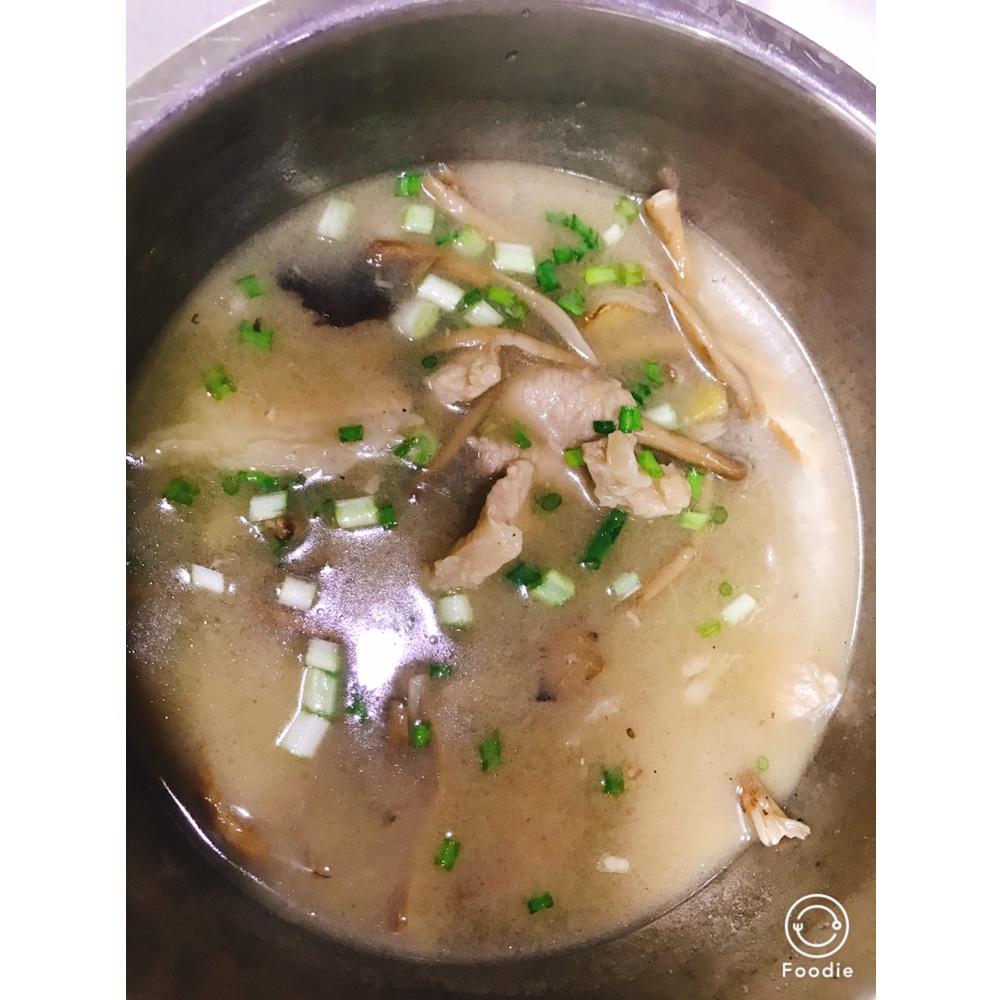 茶树菇肉片汤