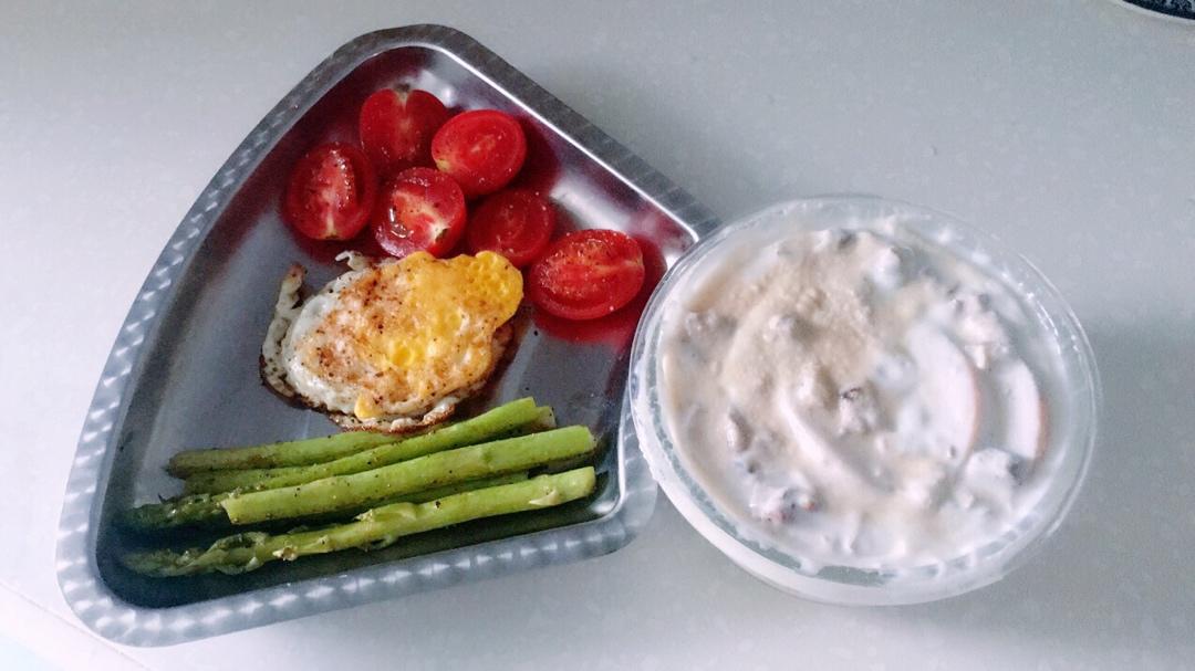 隔夜香蕉酸奶麦片