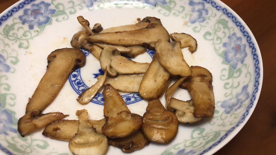 黄油煎松茸