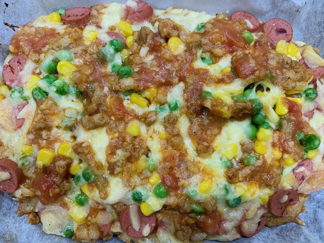 薄饼脆皮火腿pizza