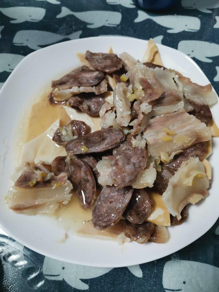 百叶蒸咸肉和香肠