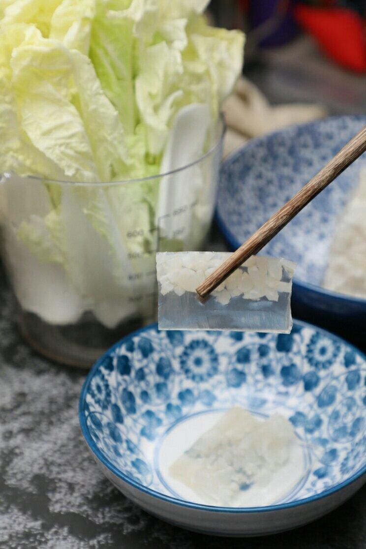 简单蒸出晶莹剔透的水晶肉皮冻