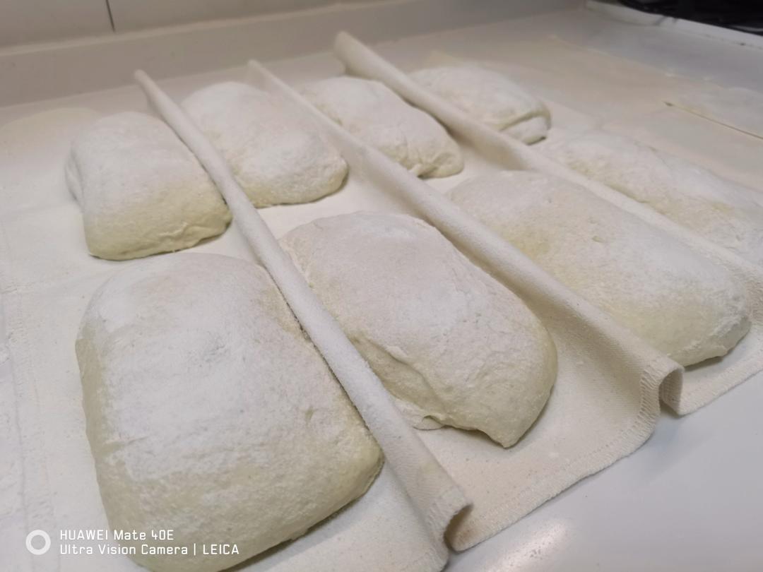 恰巴塔面包  Ciabatta