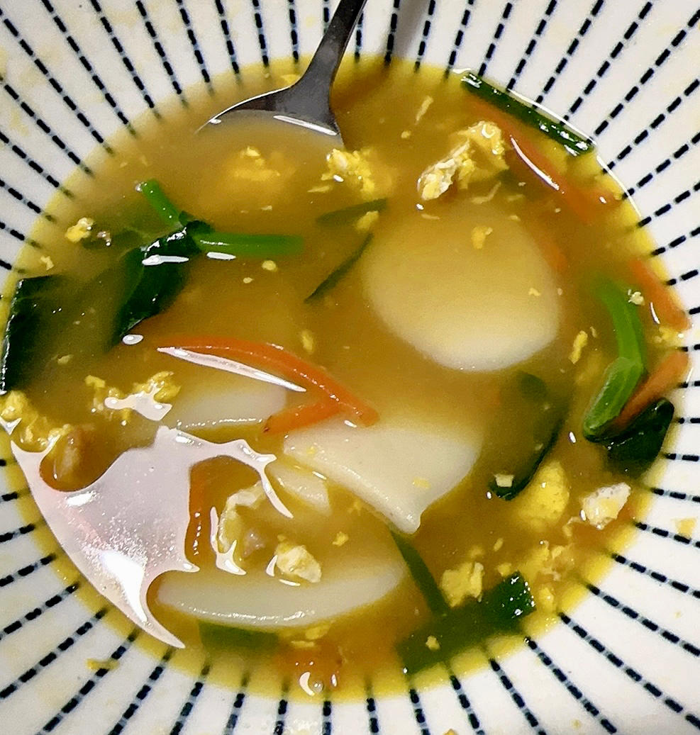 【白菜肉丝年糕汤】