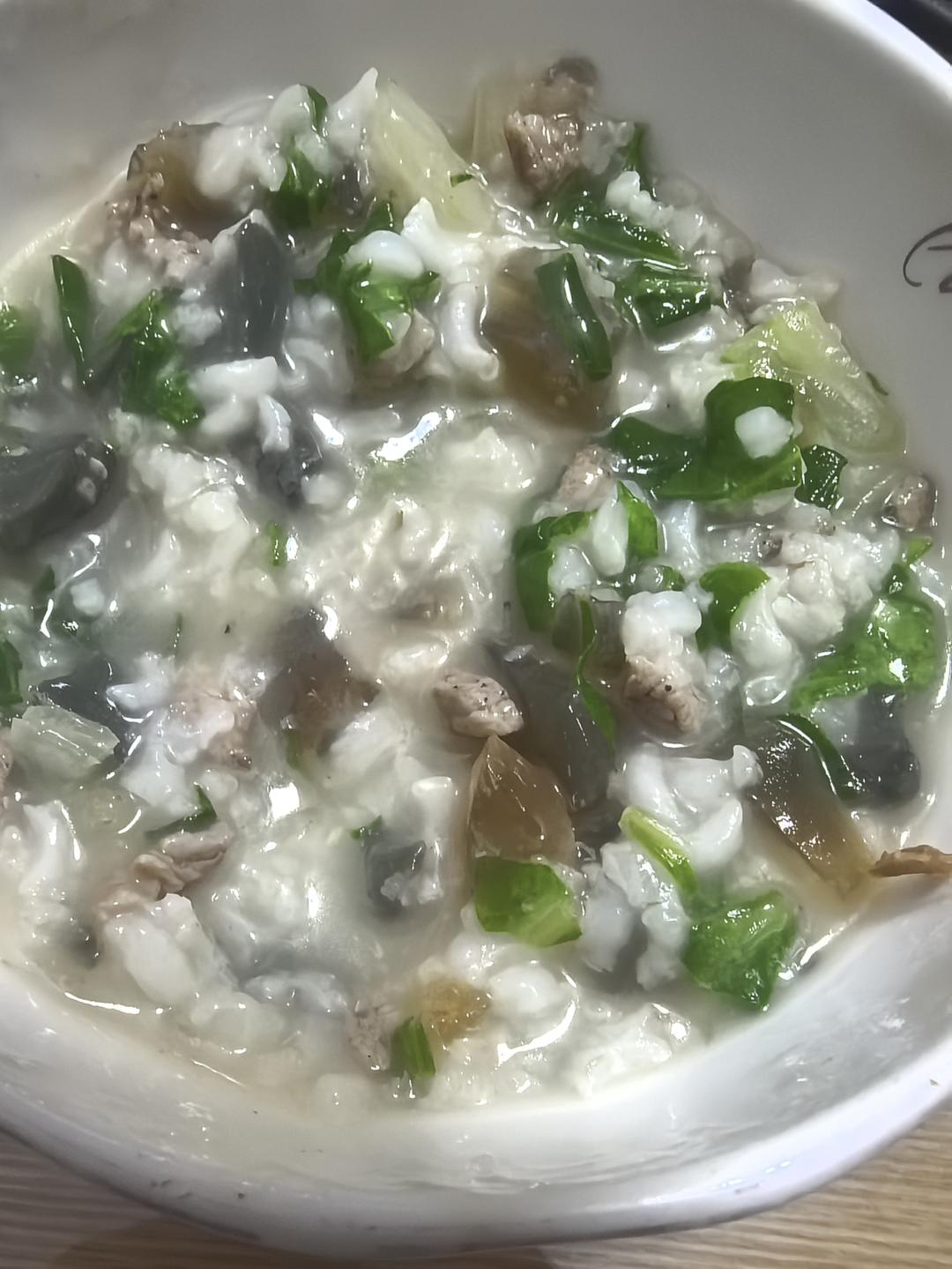 妈妈👩教我做的皮蛋瘦肉粥🥣简单快捷美味😋