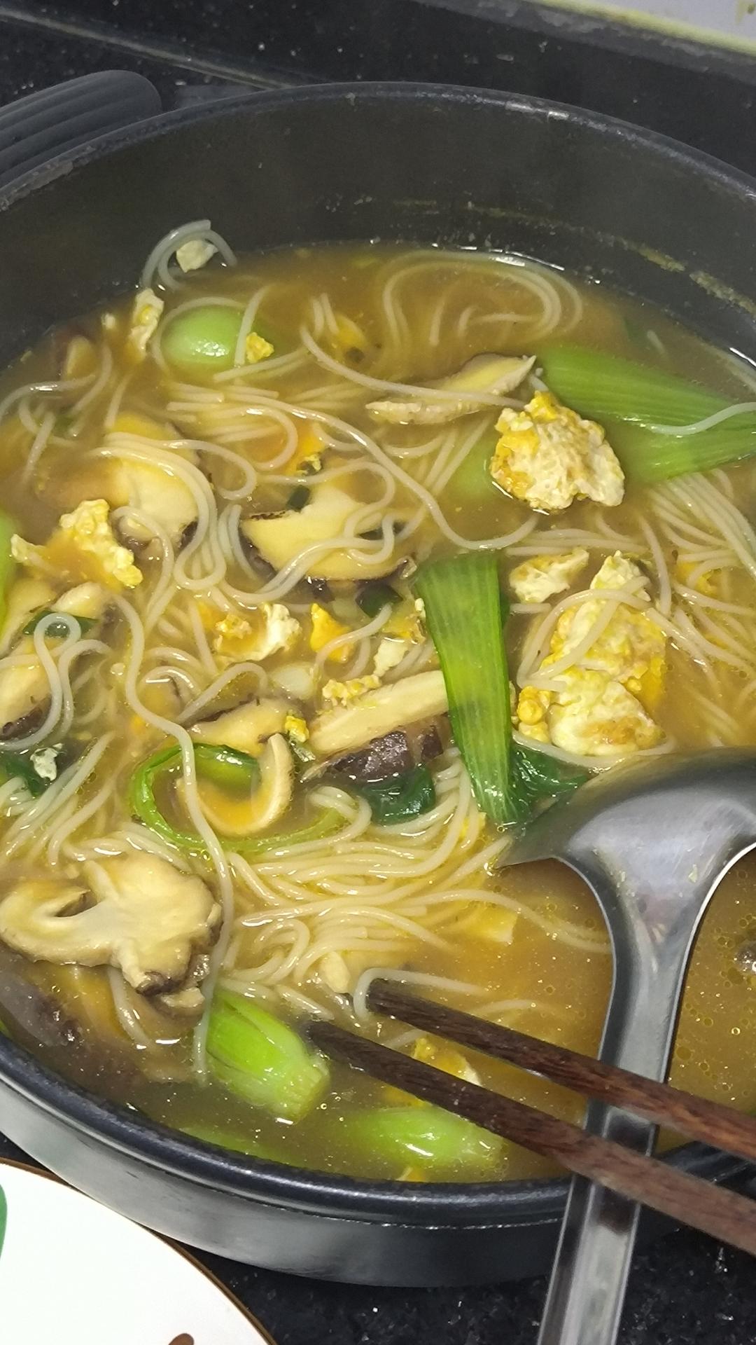 香菇青菜鸡蛋面
