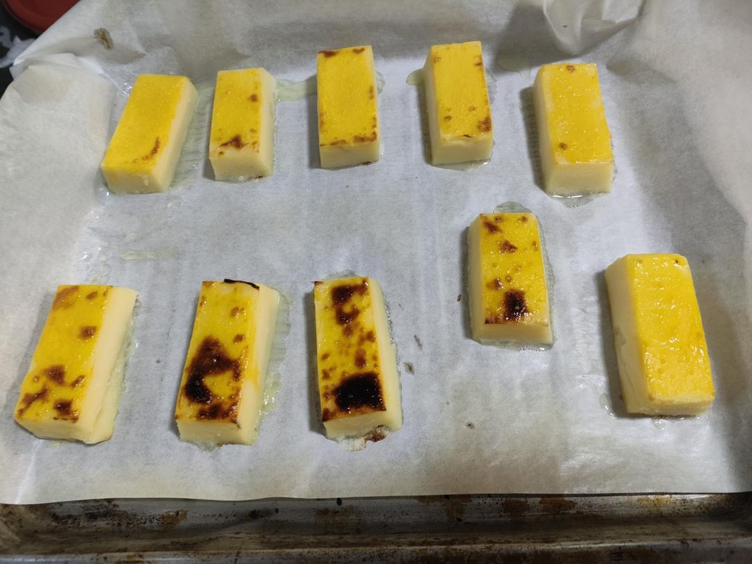 烤牛奶，又叫烤鲜奶（全蛋版，消耗牛奶）