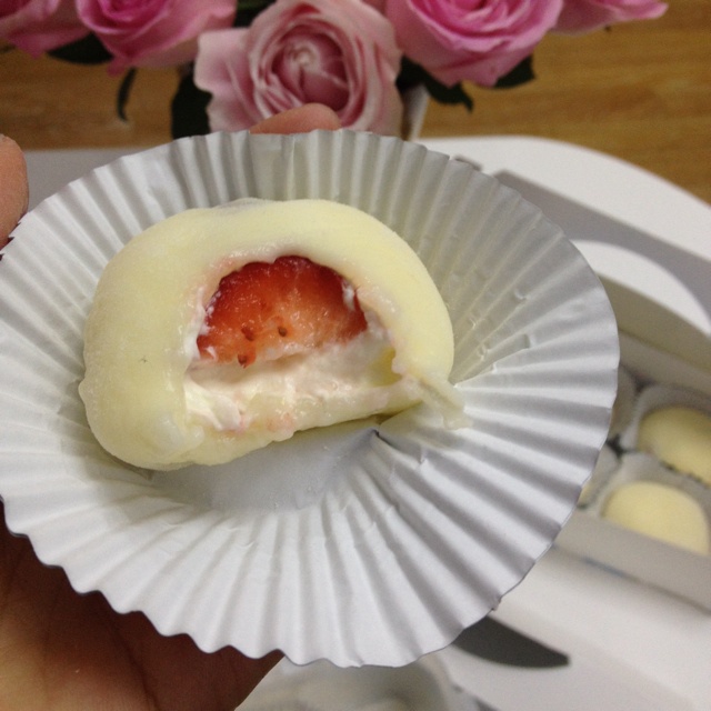 芷靓做的草莓雪媚娘