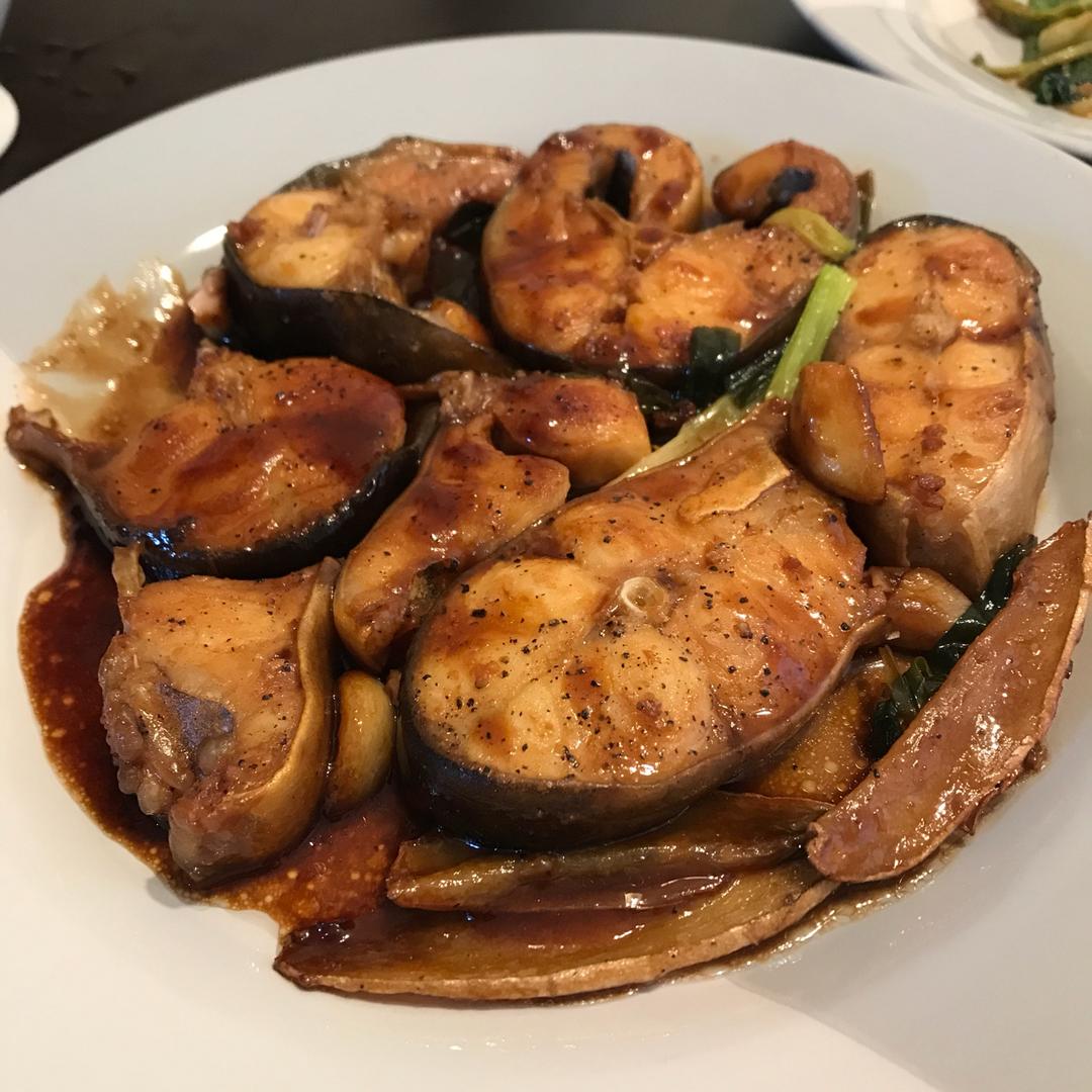 红烧大蒜鲶鱼