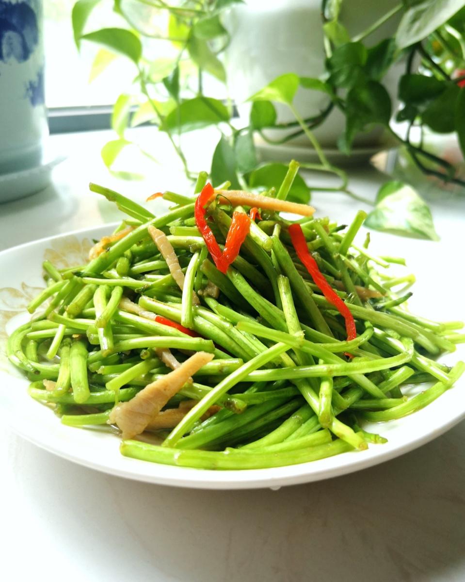 “鱼儿厨房”私藏菜──蒿子秆炒腊肠子