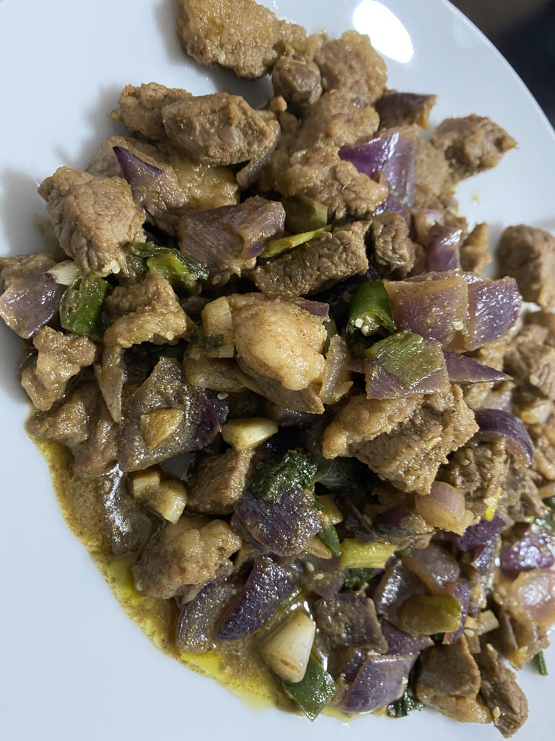 孜然洋葱炒牛肉粒