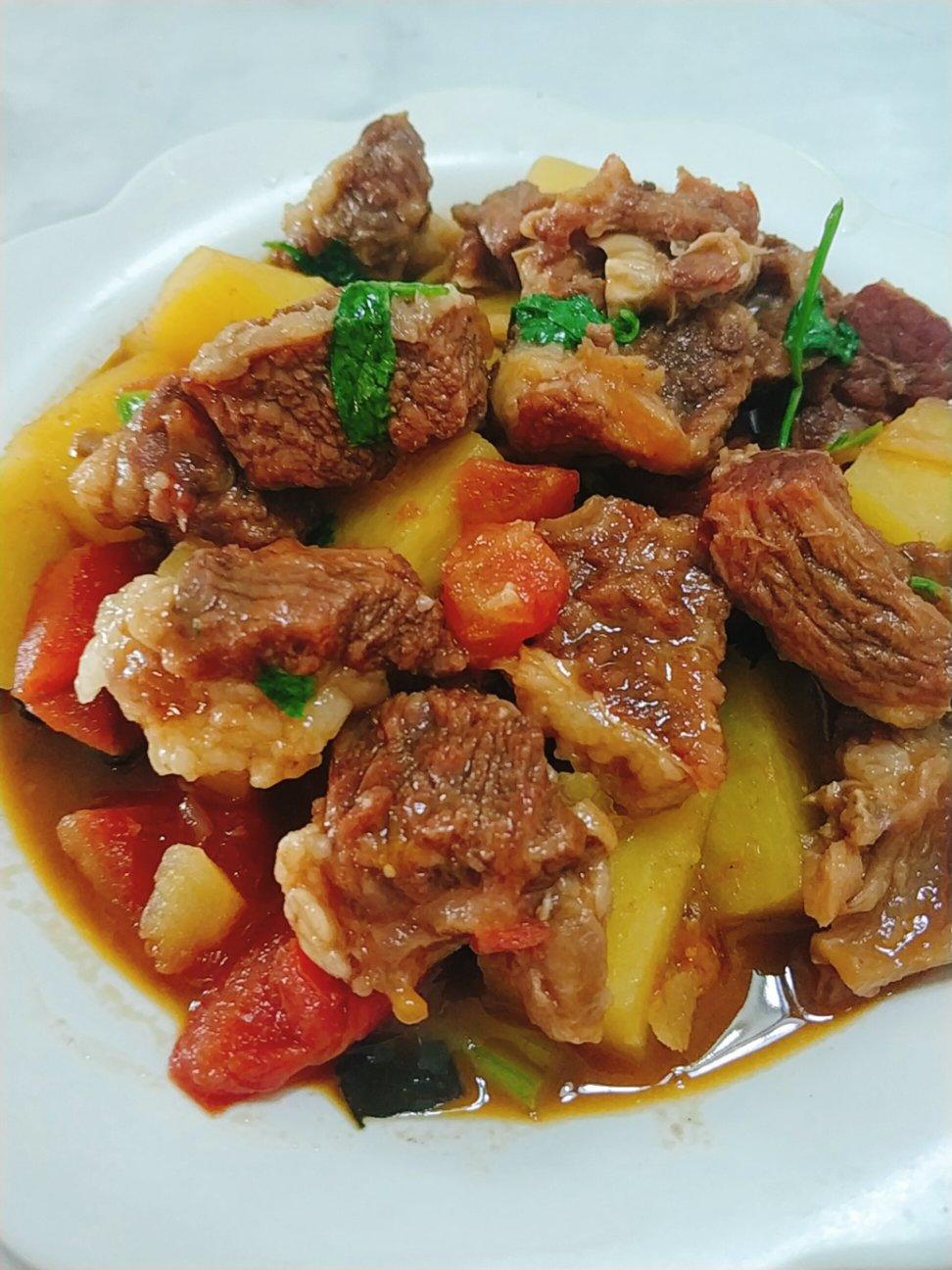 土豆焖牛腩