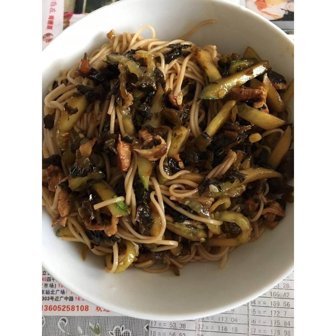 咸菜牛肉丝面