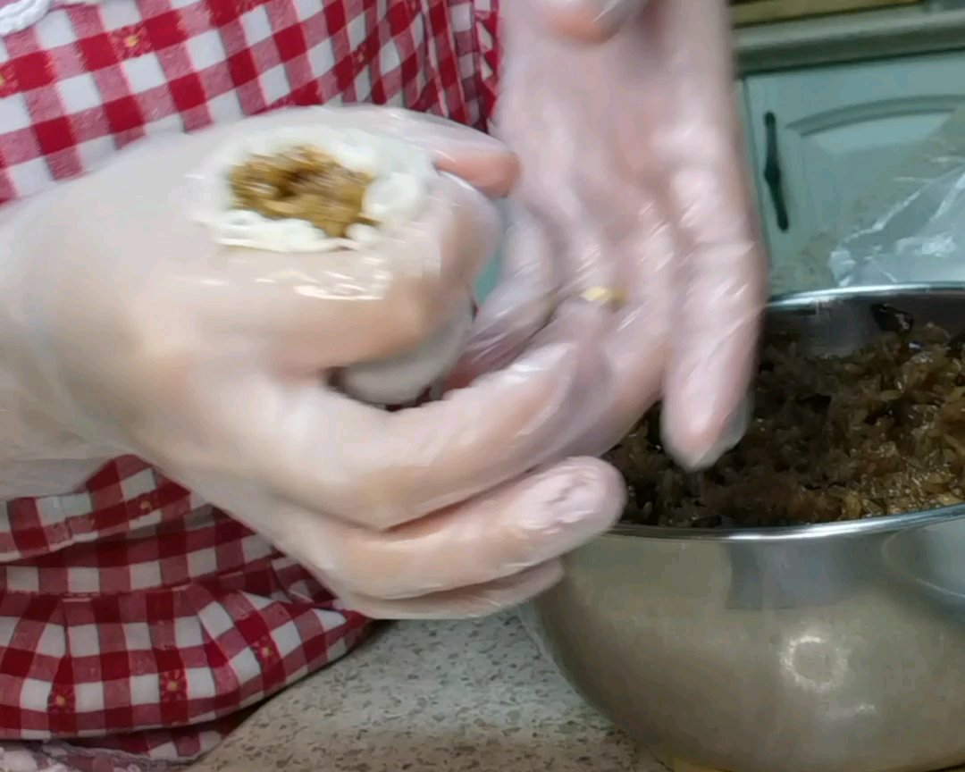 🔥烧麦‼️家常早点囤粮必做❗️肉丁糯米烧麦（饺子皮版.内附视频）的做法 步骤12