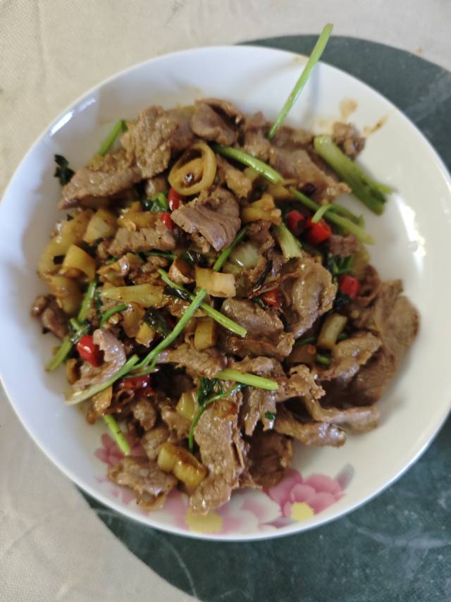🥙香辣鲜嫩的泡椒牛肉，真的太好吃了，晚上多干了两碗饭🍚🍚，酸酸辣辣开胃的下饭菜