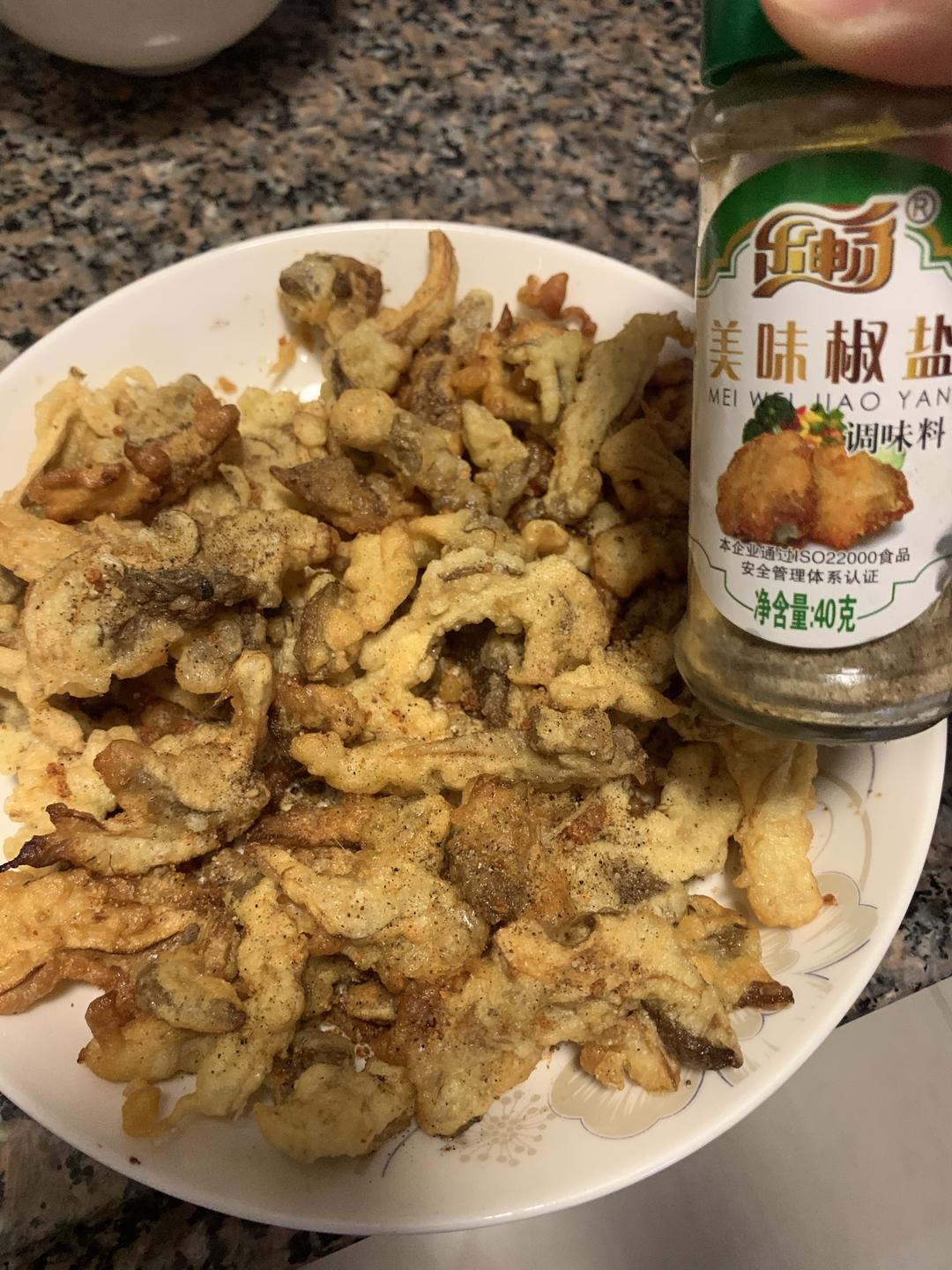 香脆可口的“菇🍄酥”的做法 步骤7