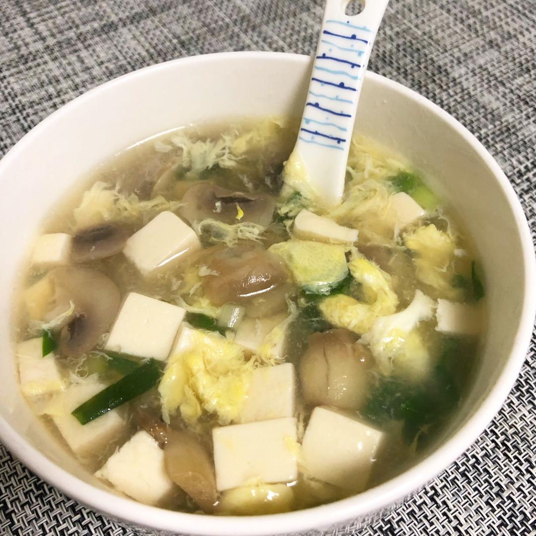 蘑菇豆腐汤