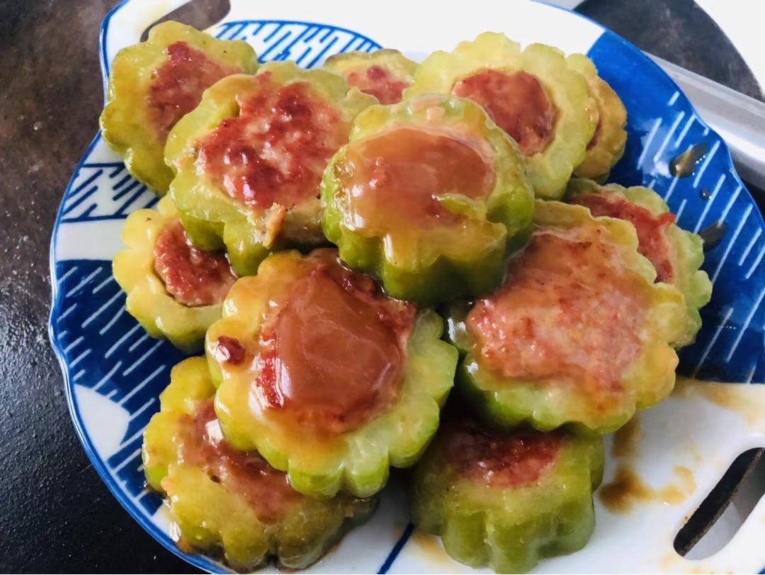 厨师长教你：“苦瓜酿肉”的家常做法，口感和味道很棒，先收藏了