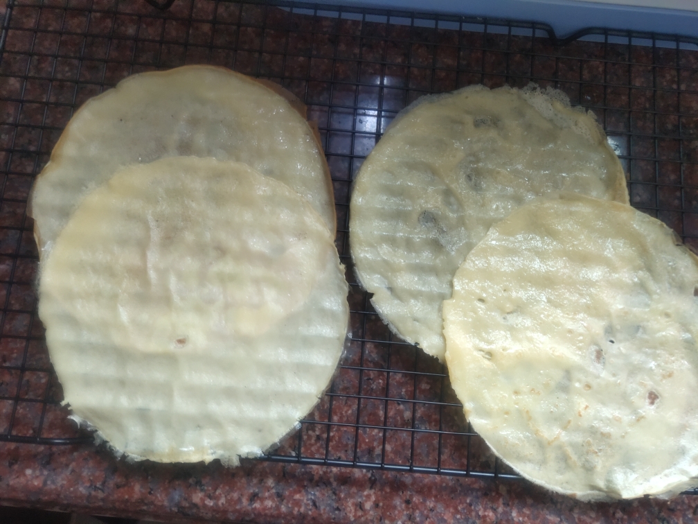 简单易操作免烤箱的6寸芒果千层蛋糕(淡奶油奶酪馅)的做法 步骤4