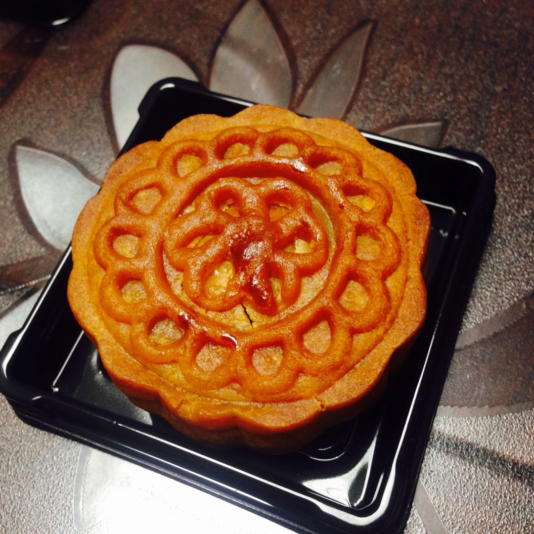 广式月饼——蛋黄莲蓉月饼