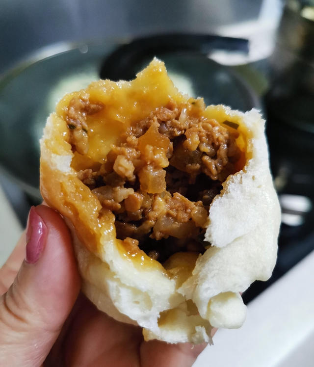 酱肉冬瓜包子Steamed Dumplings Pork & Mellon